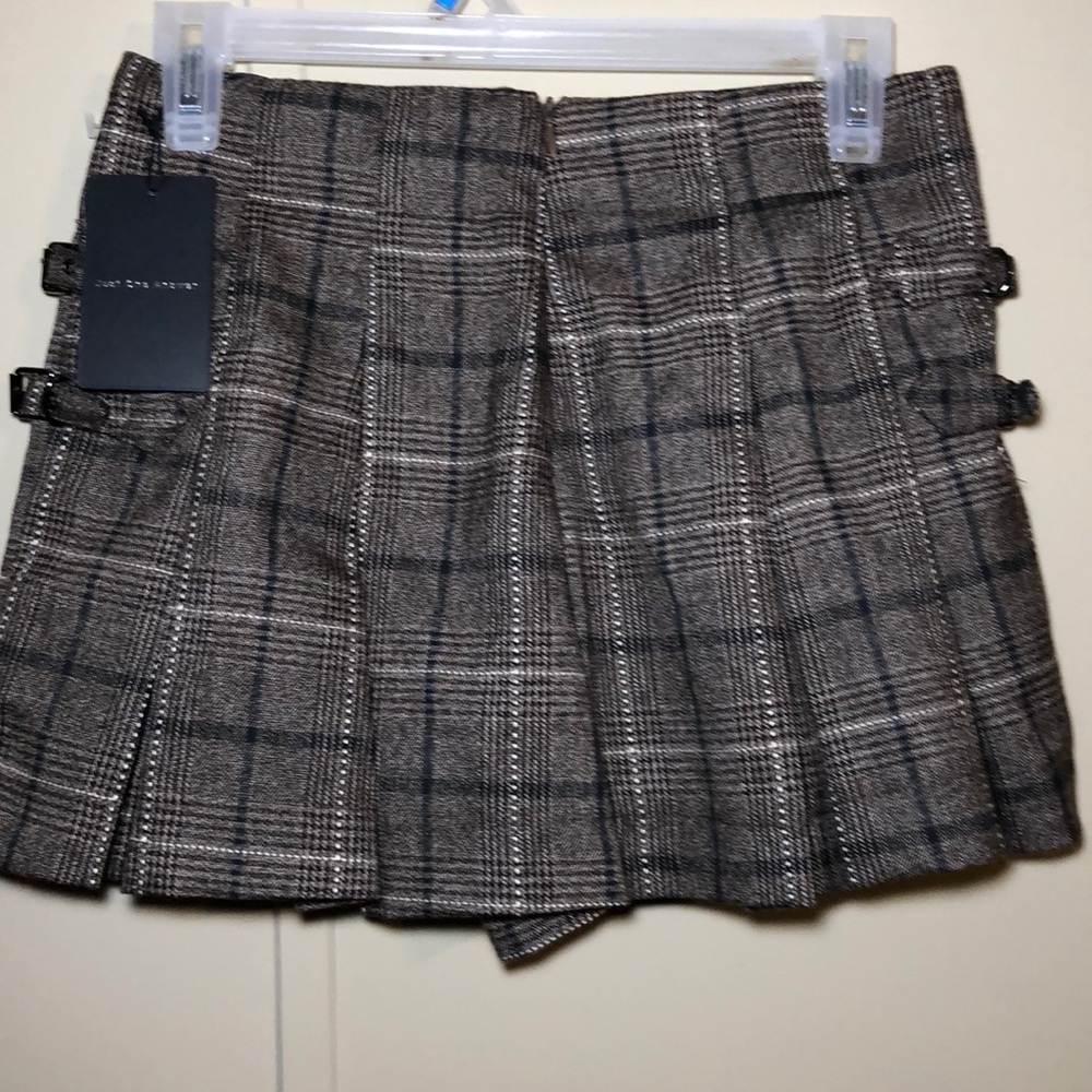Skort - Picture 2 of 3